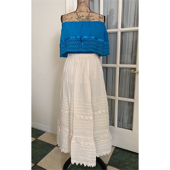 Mexican Peasant Style Ruffle Top - Picture 2 of 2